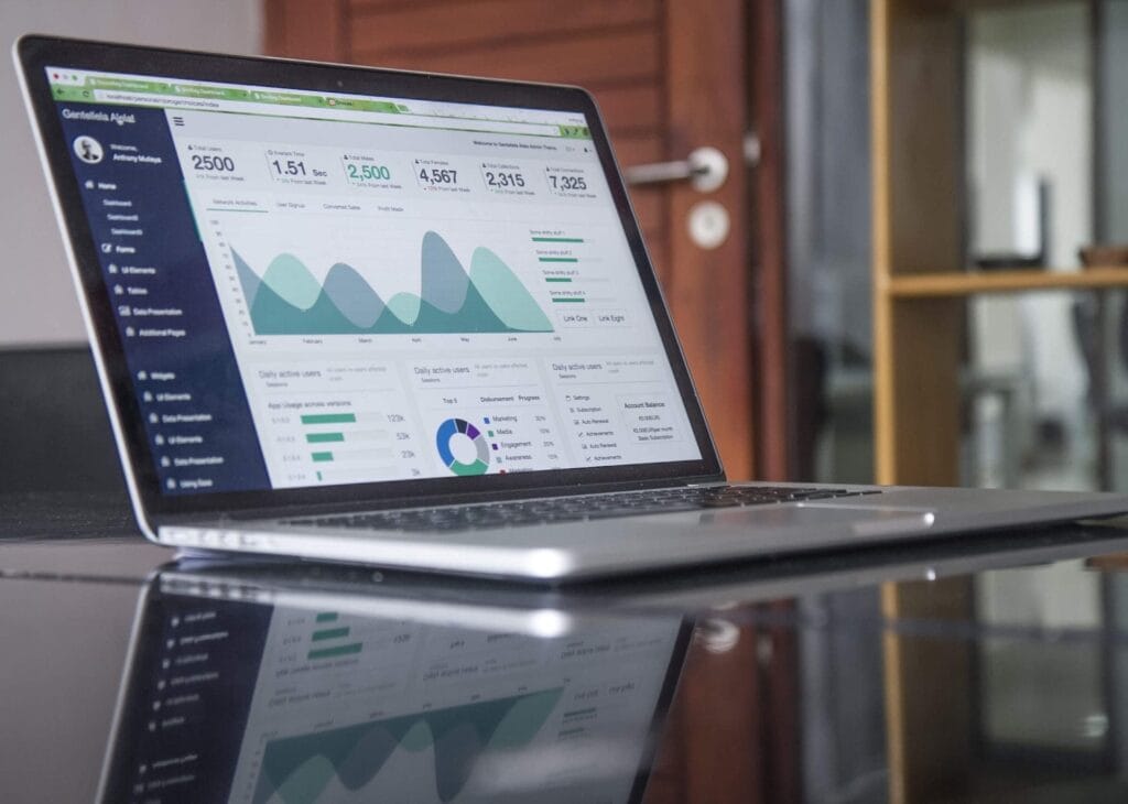 How to Develop an Effective Business Intelligence Strategy? 29 How to Develop an Effective Business Intelligence Strategy
